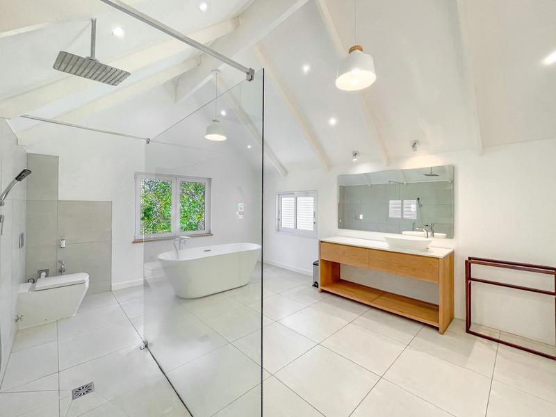 To Let 4 Bedroom Property for Rent in Hout Bay Western Cape